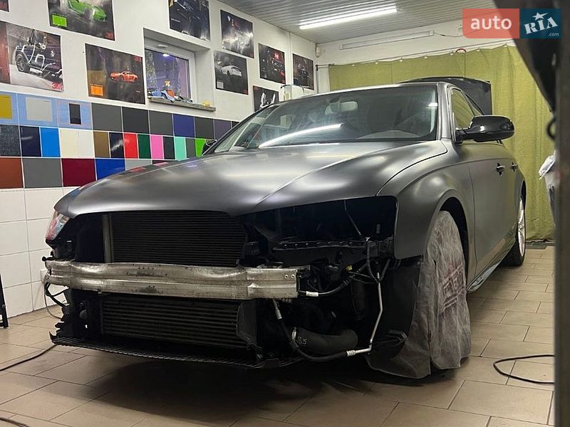 Седан Audi A4 2015 в Кременчуці