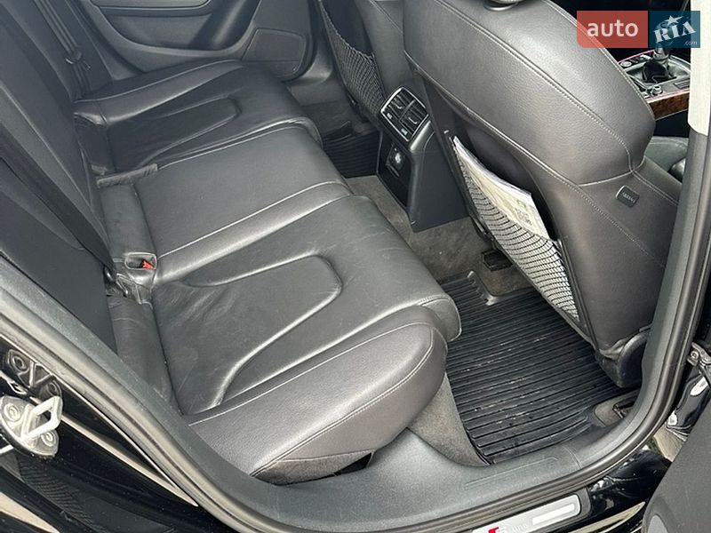 Седан Audi A4 2013 в Львові