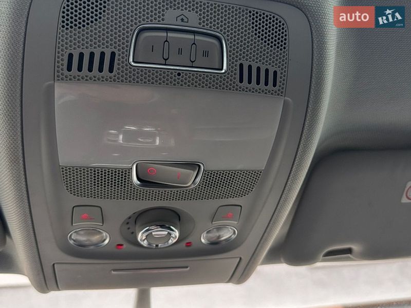 Седан Audi A4 2013 в Львові