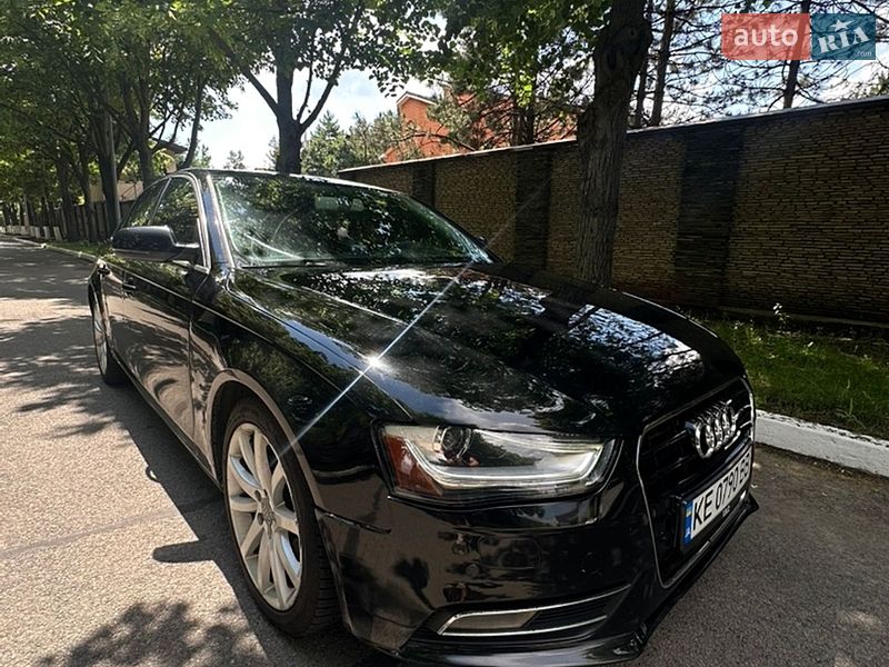 Седан Audi A4 2012 в Дніпрі