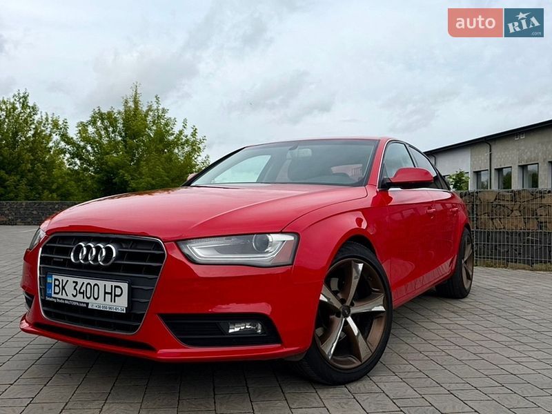 Седан Audi A4 2012 в Ровно
