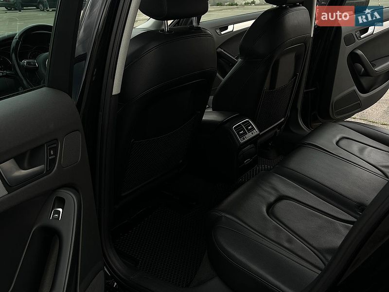 Седан Audi A4 2012 в Києві