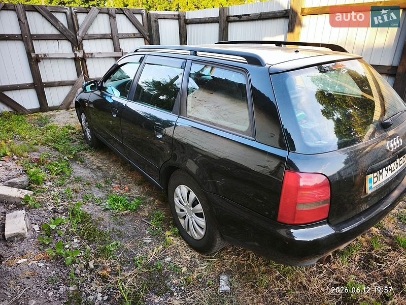 Универсал Audi A4 1997 в Свессе