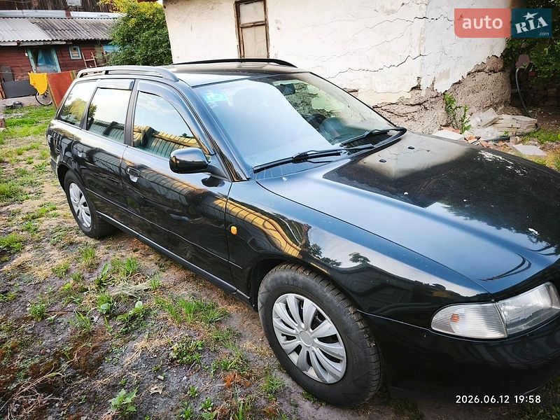 Универсал Audi A4 1997 в Свессе