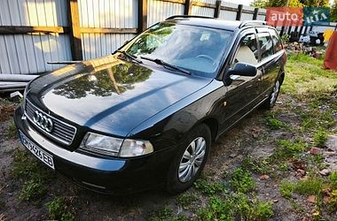 Универсал Audi A4 1997 в Свессе