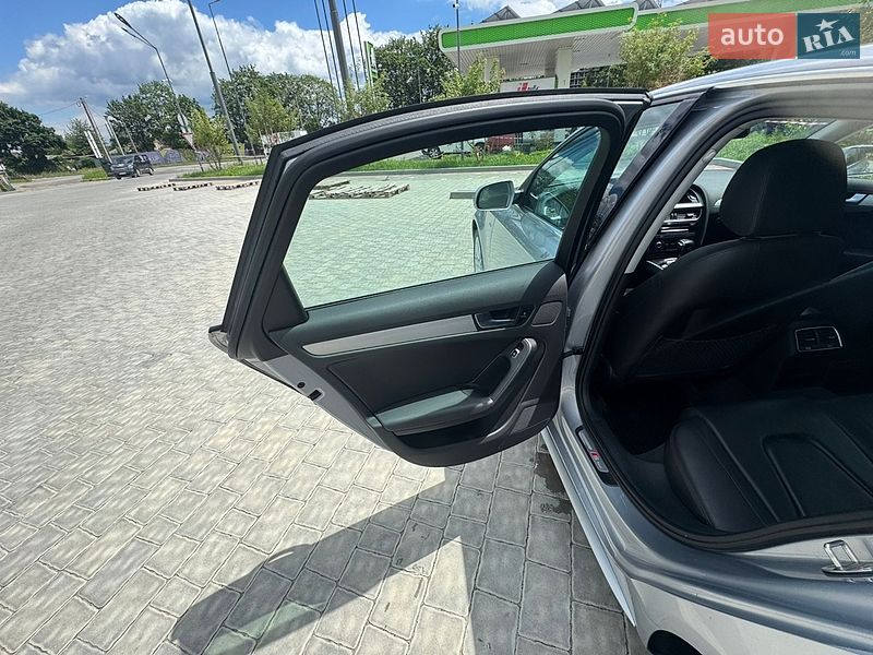 Седан Audi A4 2016 в Ивано-Франковске