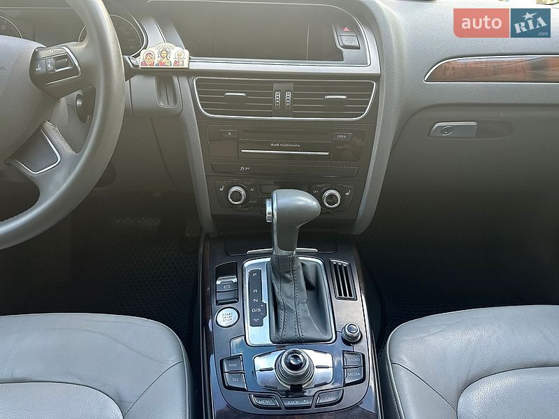Седан Audi A4 2013 в Одесі