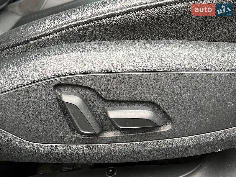 Седан Audi A4 2015 в Кам'янському