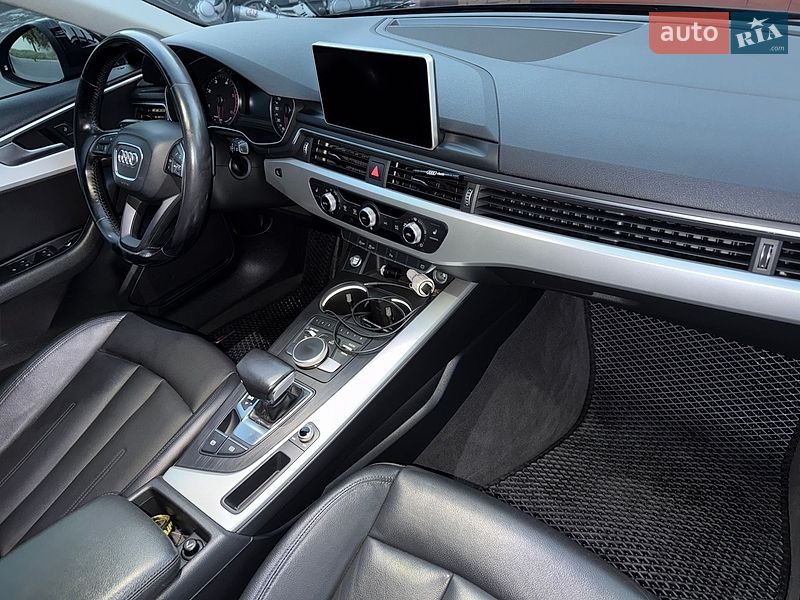 Универсал Audi A4 2017 в Кременчуге