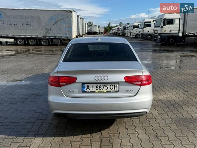 Седан Audi A4 2012 в Ратному