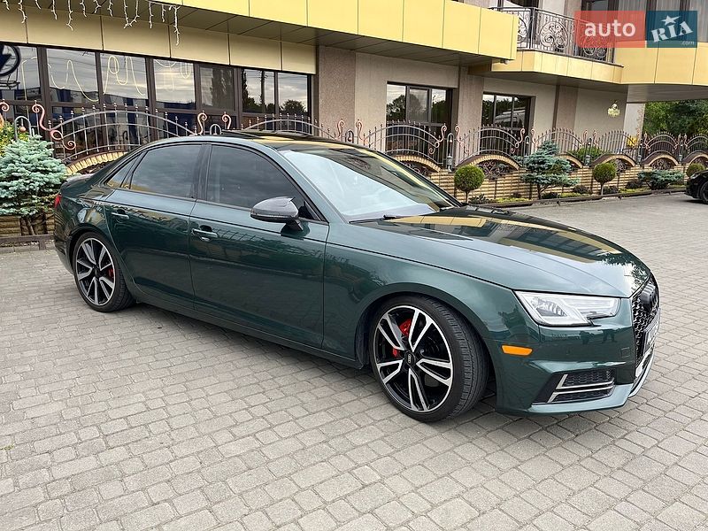 Седан Audi A4 2016 в Шепетівці