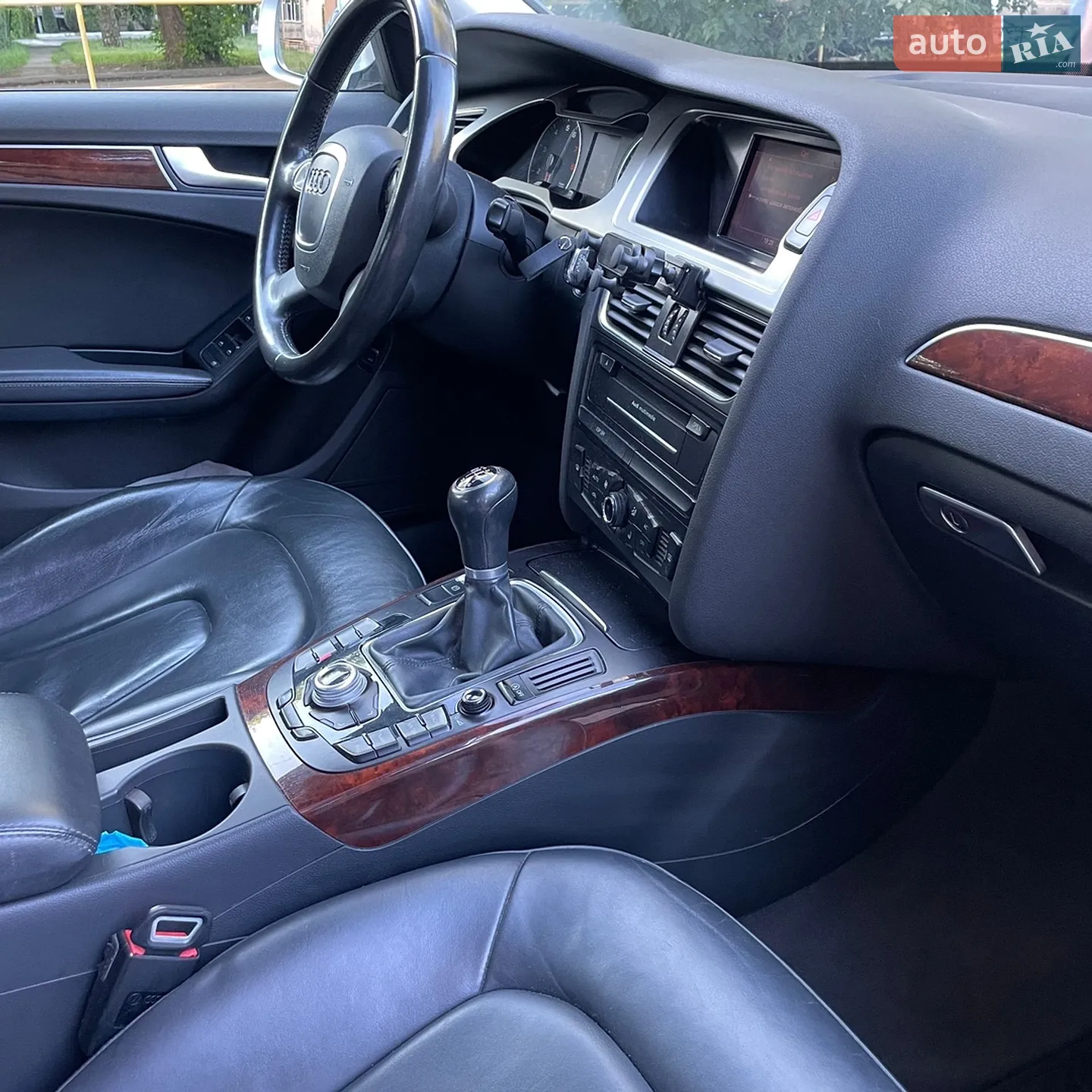 2010 Audi A4 - мініатюра 13