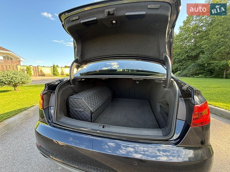 Седан Audi A4 2018 в Харькове