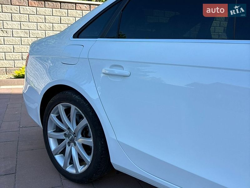 Седан Audi A4 2013 в Богородчанах