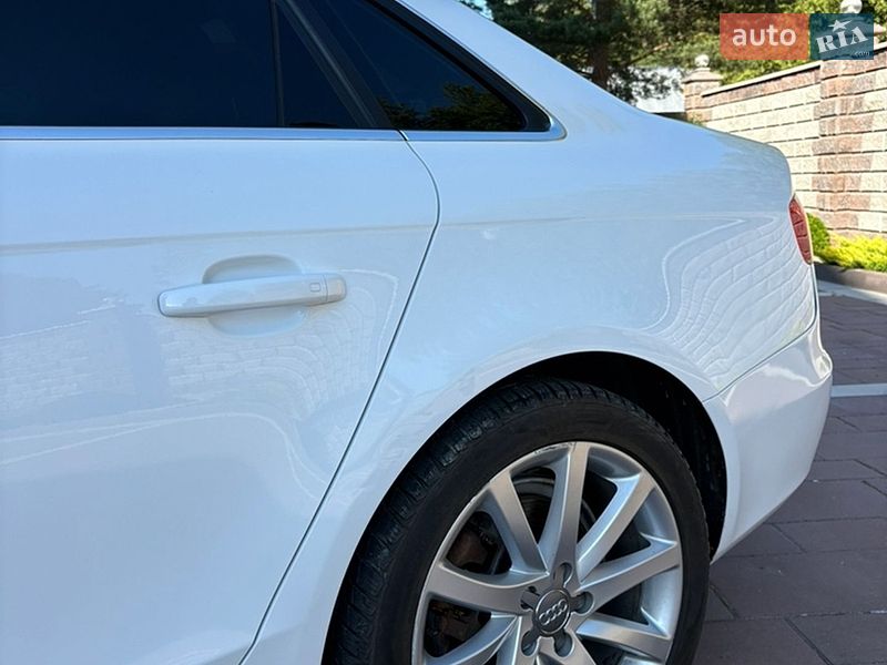 Седан Audi A4 2013 в Богородчанах