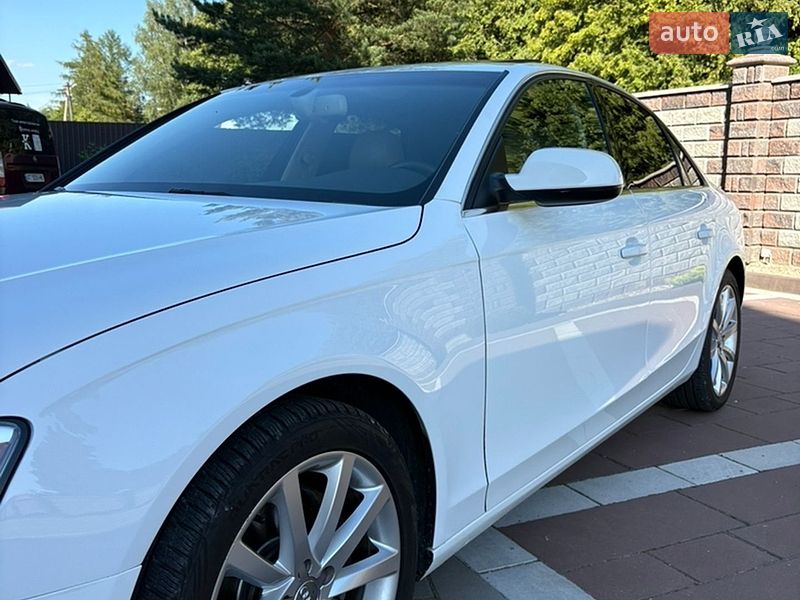 Седан Audi A4 2013 в Богородчанах
