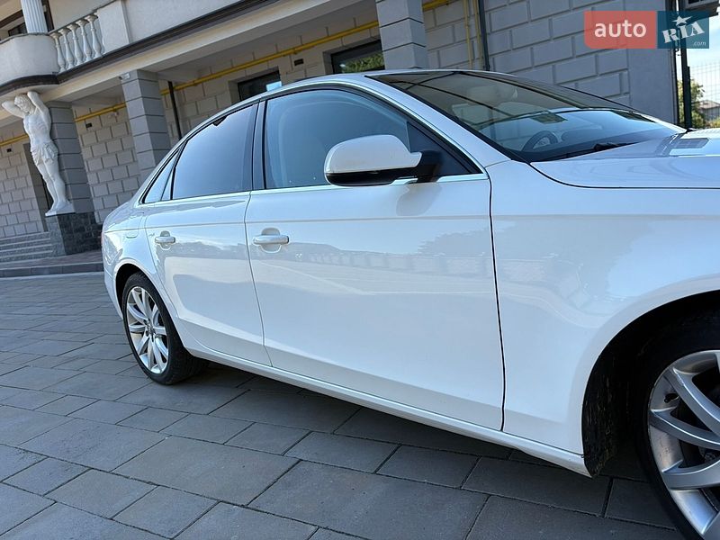 Седан Audi A4 2013 в Богородчанах