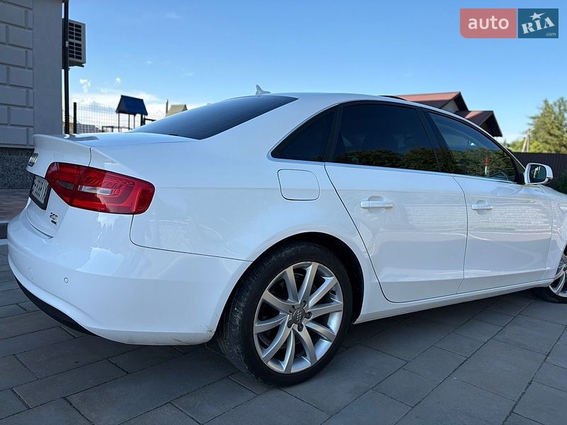 Седан Audi A4 2013 в Богородчанах