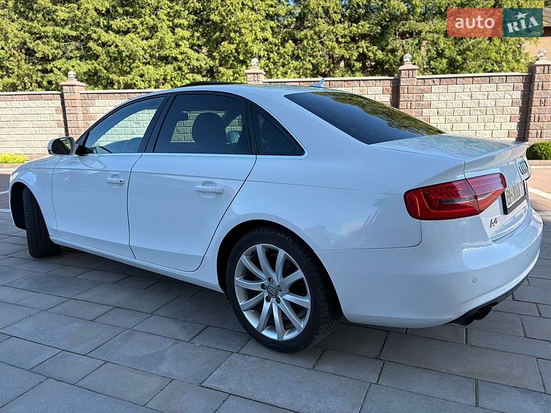Седан Audi A4 2013 в Богородчанах