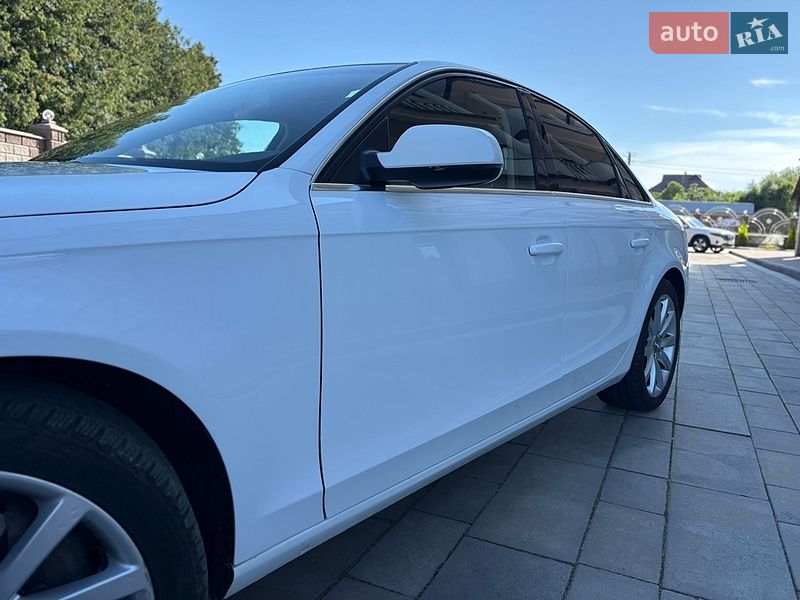 Седан Audi A4 2013 в Богородчанах