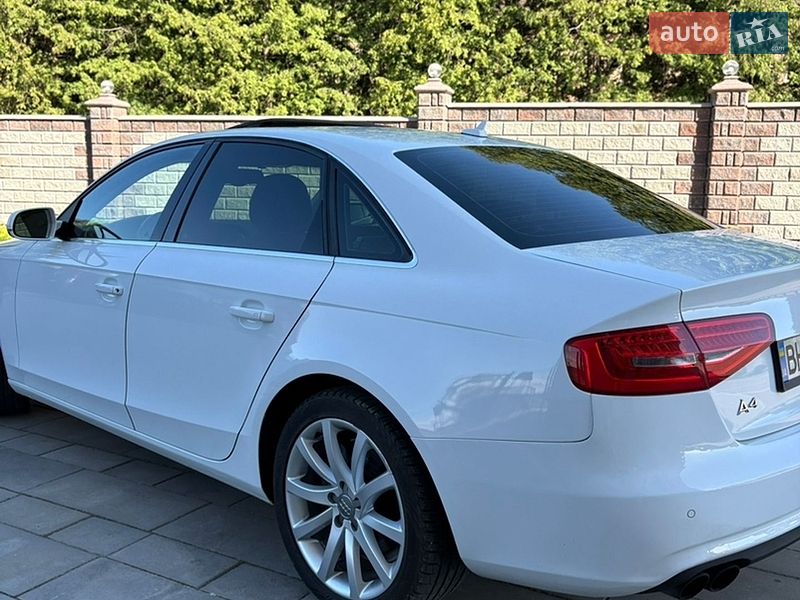 Седан Audi A4 2013 в Богородчанах