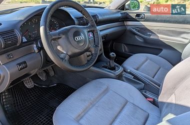 Седан Audi A4 2000 в Рівному