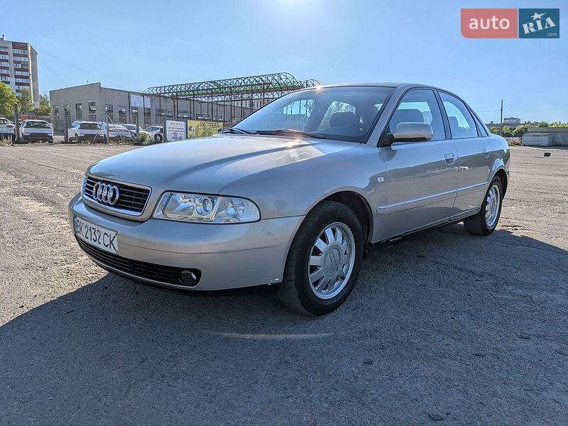 Седан Audi A4 2000 в Рівному