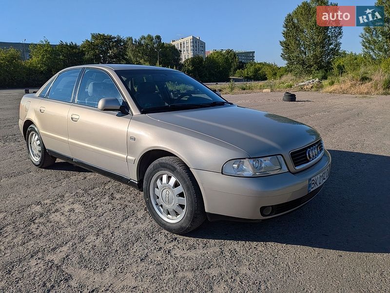 Седан Audi A4 2000 в Рівному