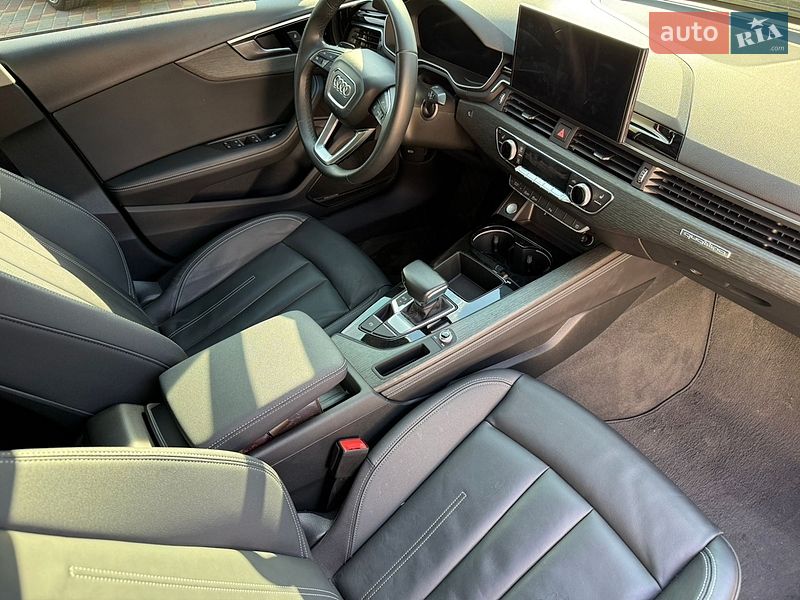 Седан Audi A4 2021 в Одесі