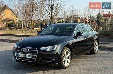 Седан Audi A4 2016 в Днепре