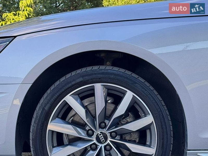 Седан Audi A4 2021 в Чернигове