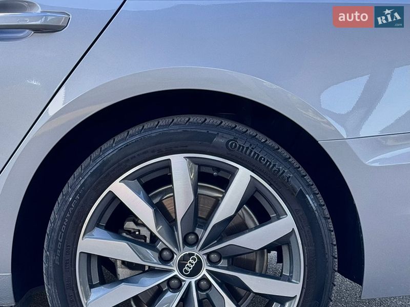Седан Audi A4 2021 в Чернигове
