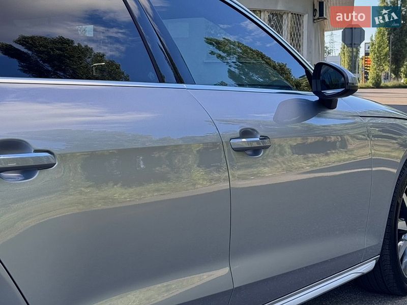 Седан Audi A4 2021 в Чернигове