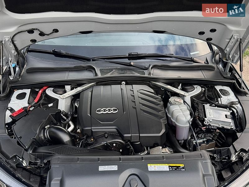 Седан Audi A4 2021 в Чернигове