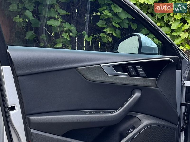 Седан Audi A4 2021 в Чернигове