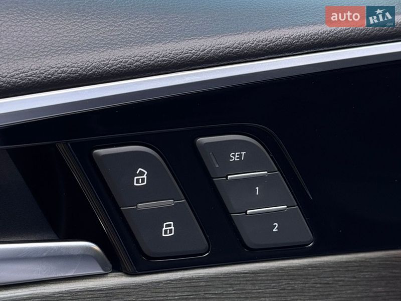 Седан Audi A4 2021 в Чернигове