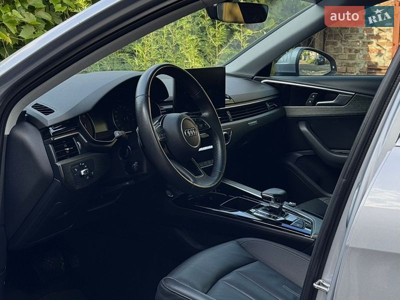 Седан Audi A4 2021 в Чернигове