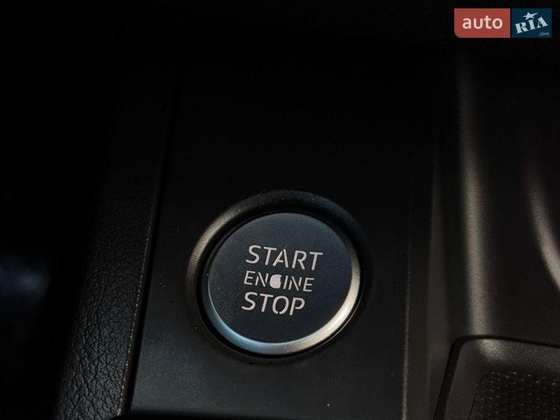 Седан Audi A4 2021 в Чернигове