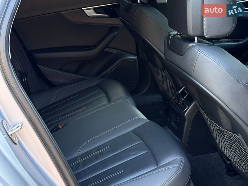 Седан Audi A4 2021 в Чернигове