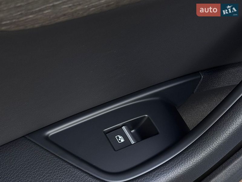 Седан Audi A4 2021 в Чернигове