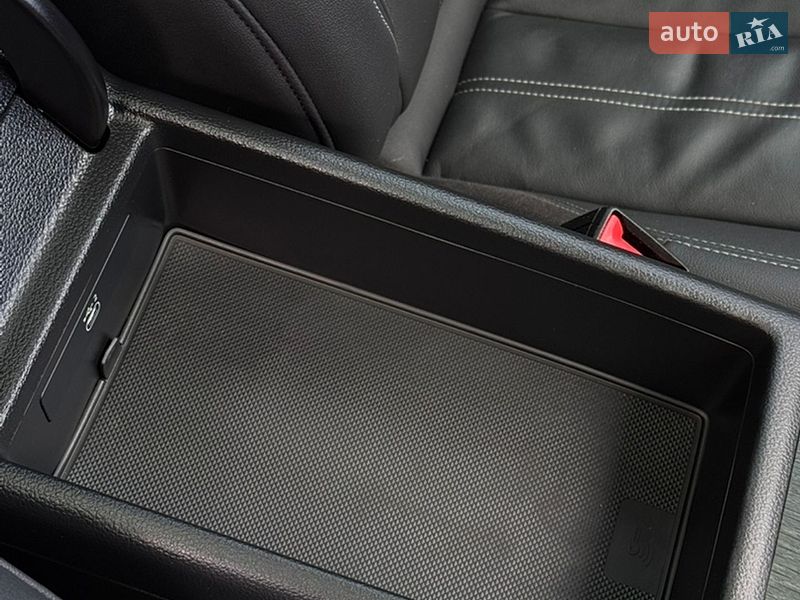 Седан Audi A4 2021 в Чернигове