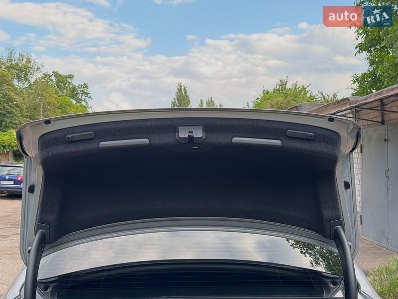 Седан Audi A4 2021 в Чернигове