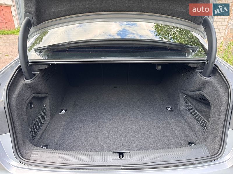 Седан Audi A4 2021 в Чернигове