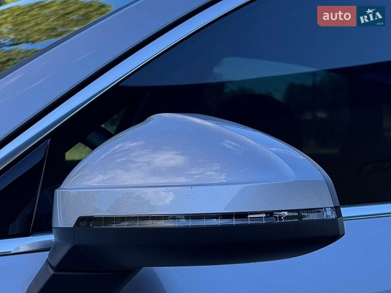 Седан Audi A4 2021 в Чернигове