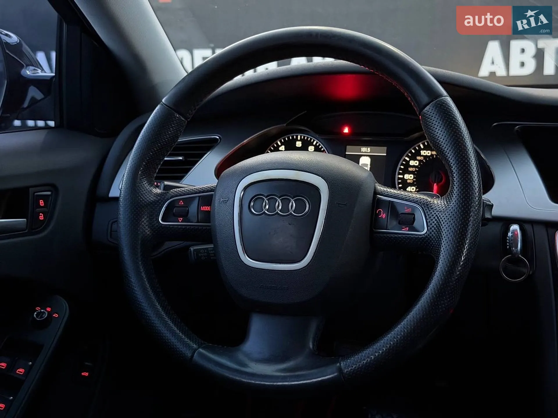 2011 Audi A4 - мініатюра 31