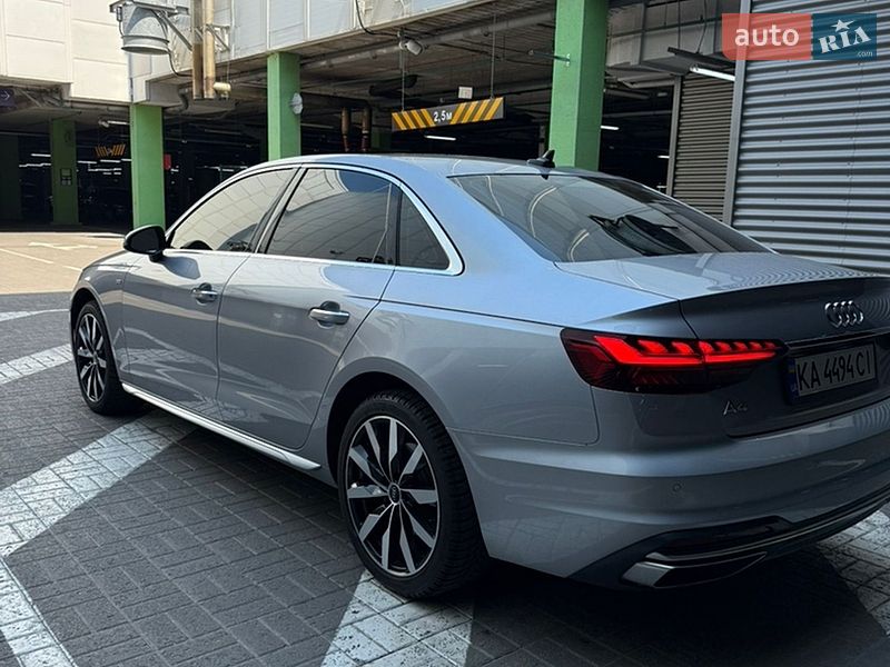 Седан Audi A4 2021 в Киеве