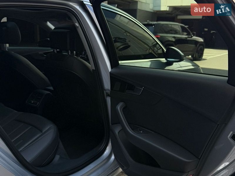 Седан Audi A4 2021 в Киеве