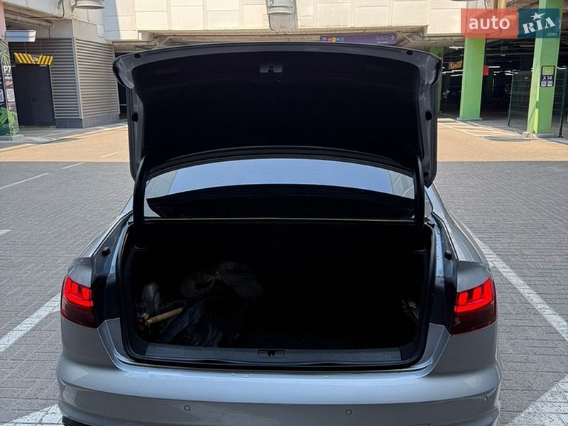 Седан Audi A4 2021 в Киеве