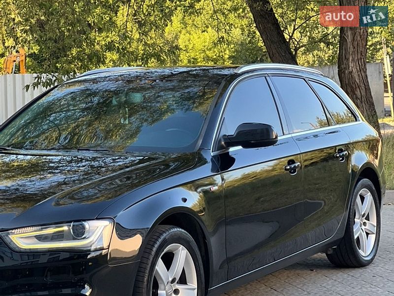 Універсал Audi A4 2012 в Новояворівську