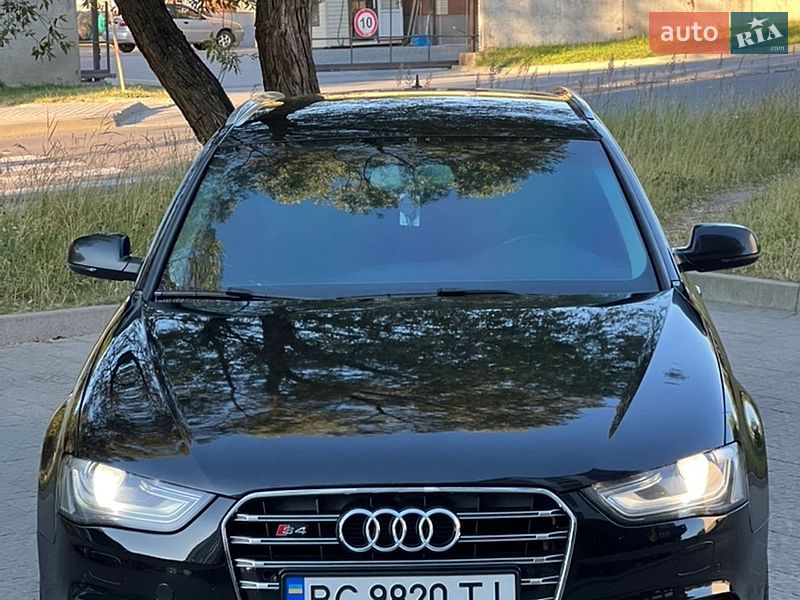 Універсал Audi A4 2012 в Новояворівську